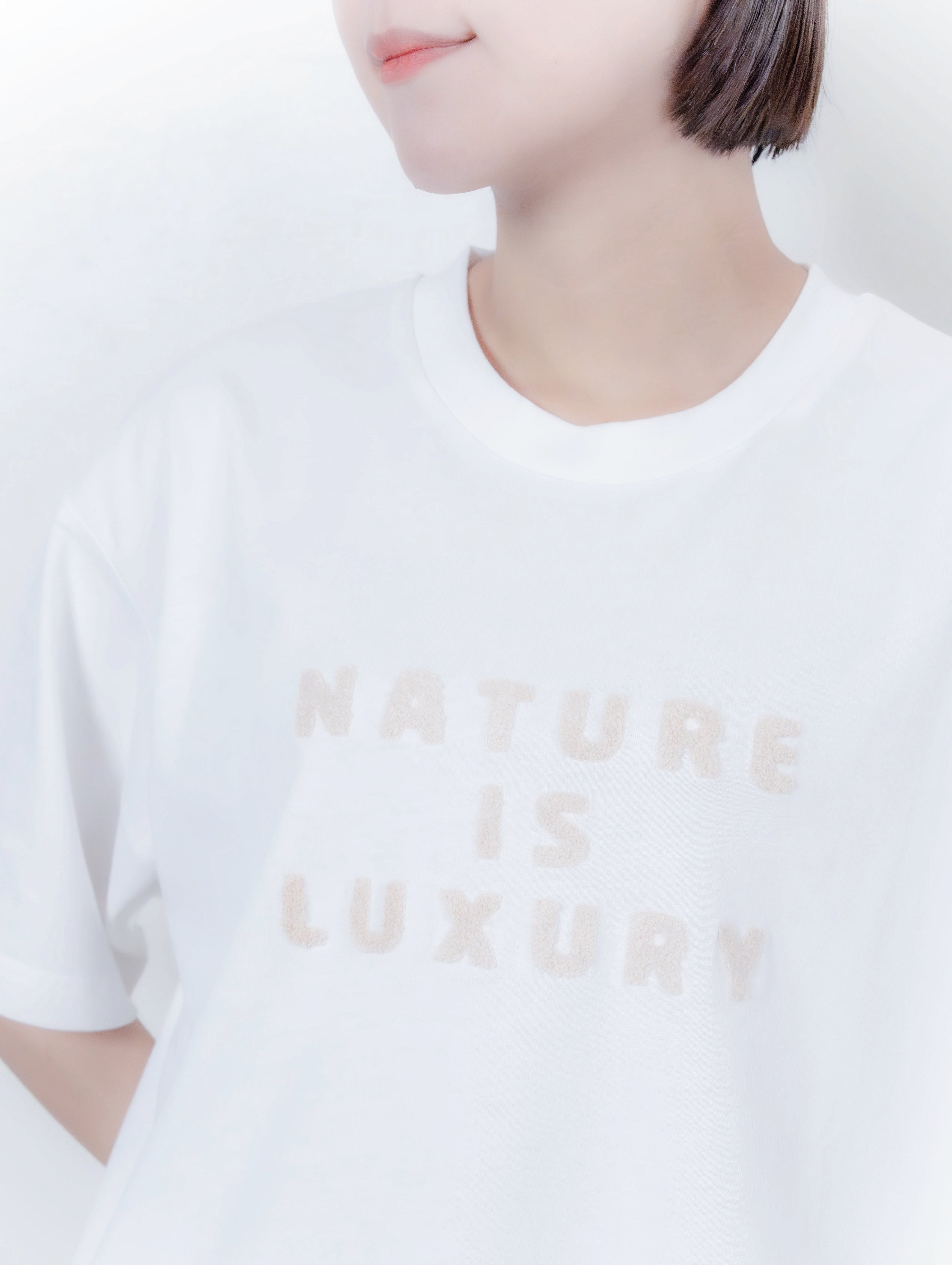 SAGARA ROGO EMBROIDERY UNI TEE