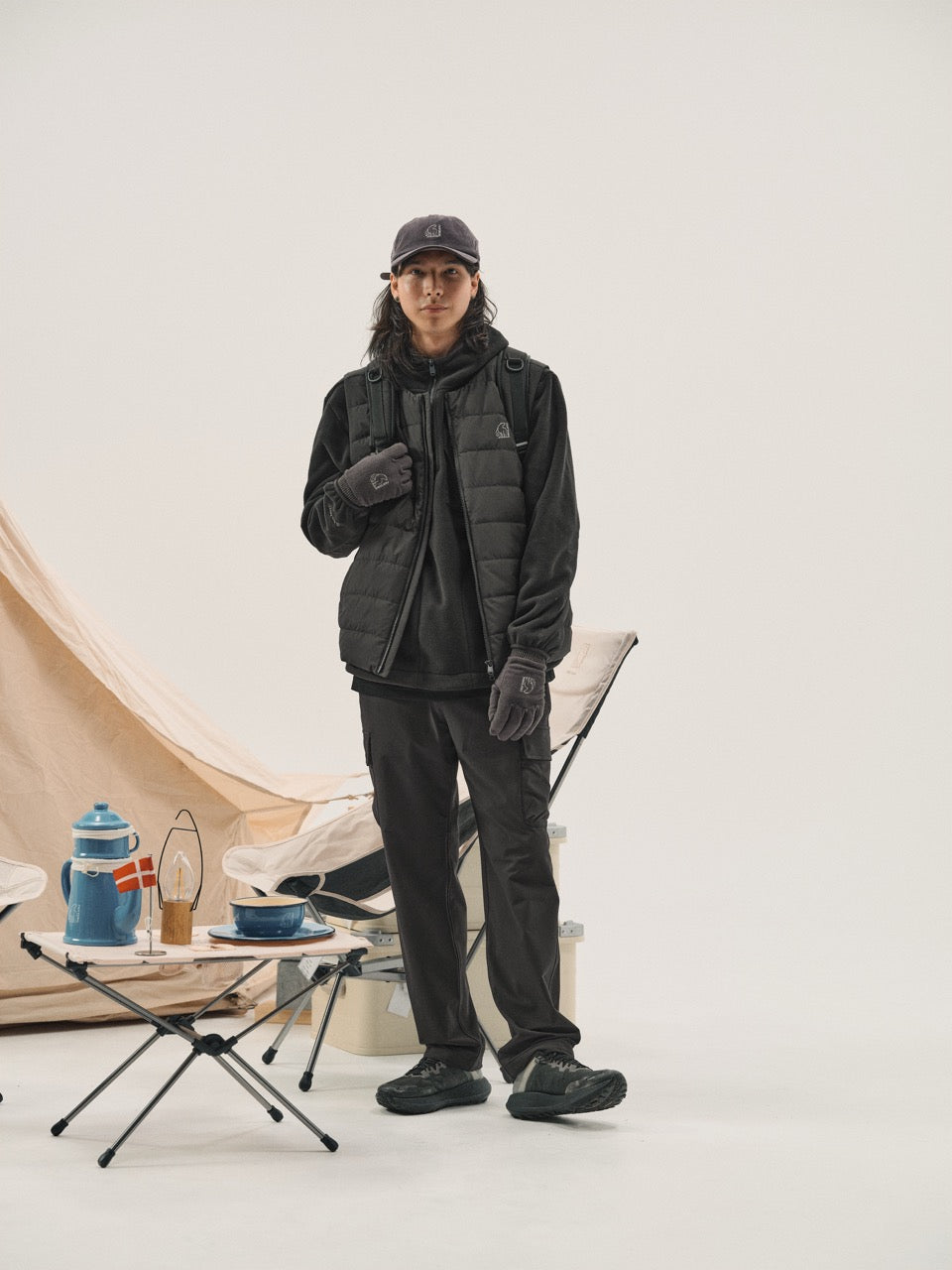 UNI ALMOND LIGHTWEIGHT CRYSTAL DOWN VEST