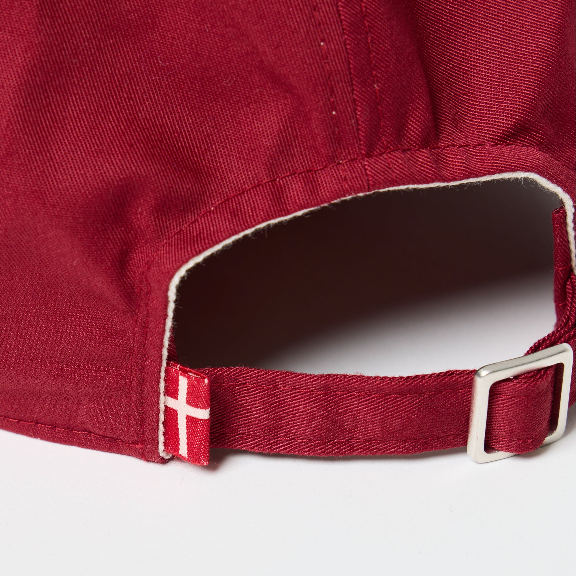 BEAR EMBROIDERY 6PANEL CAP / BLK & RED