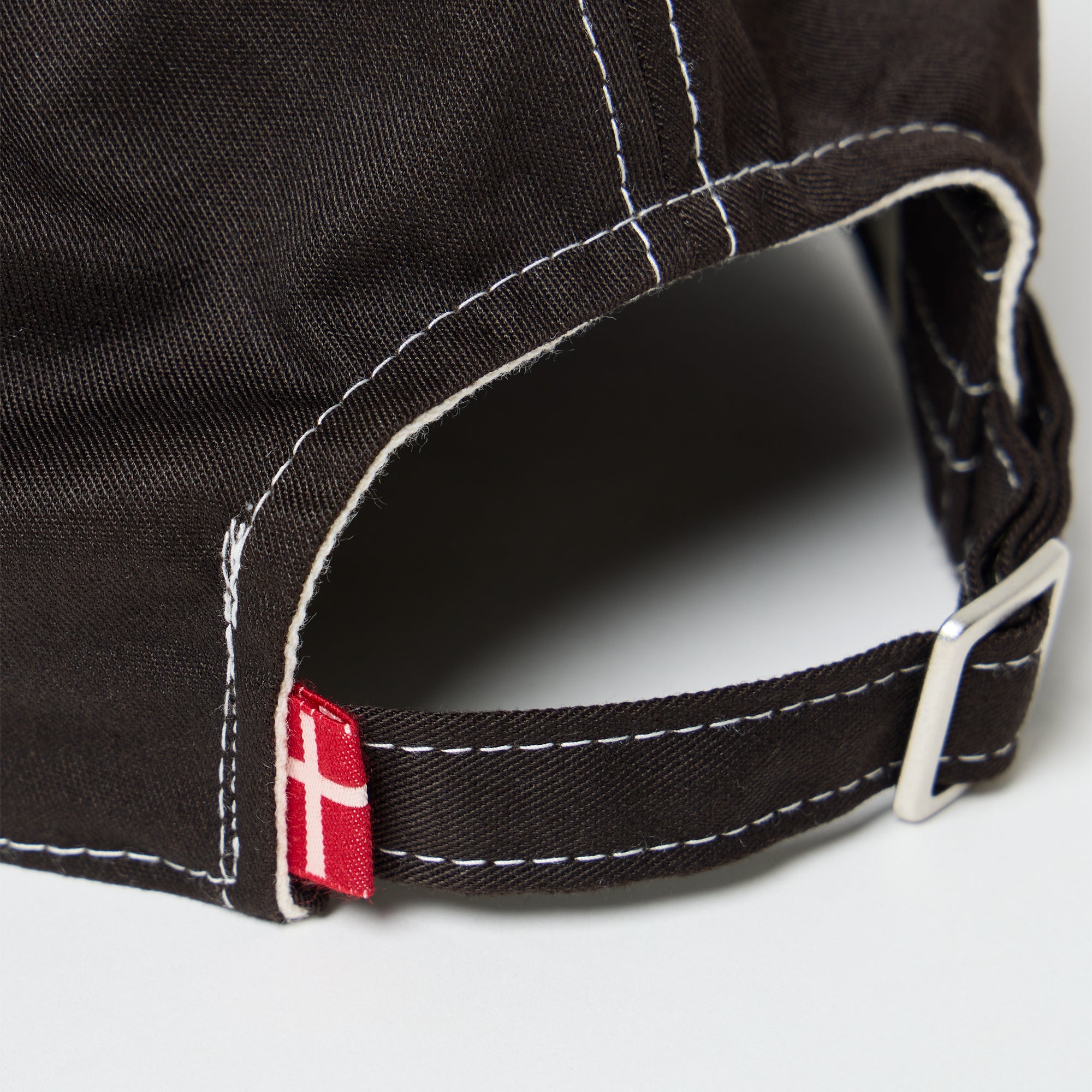 BEAR EMBROIDERY 6PANEL CAP / BLK & RED