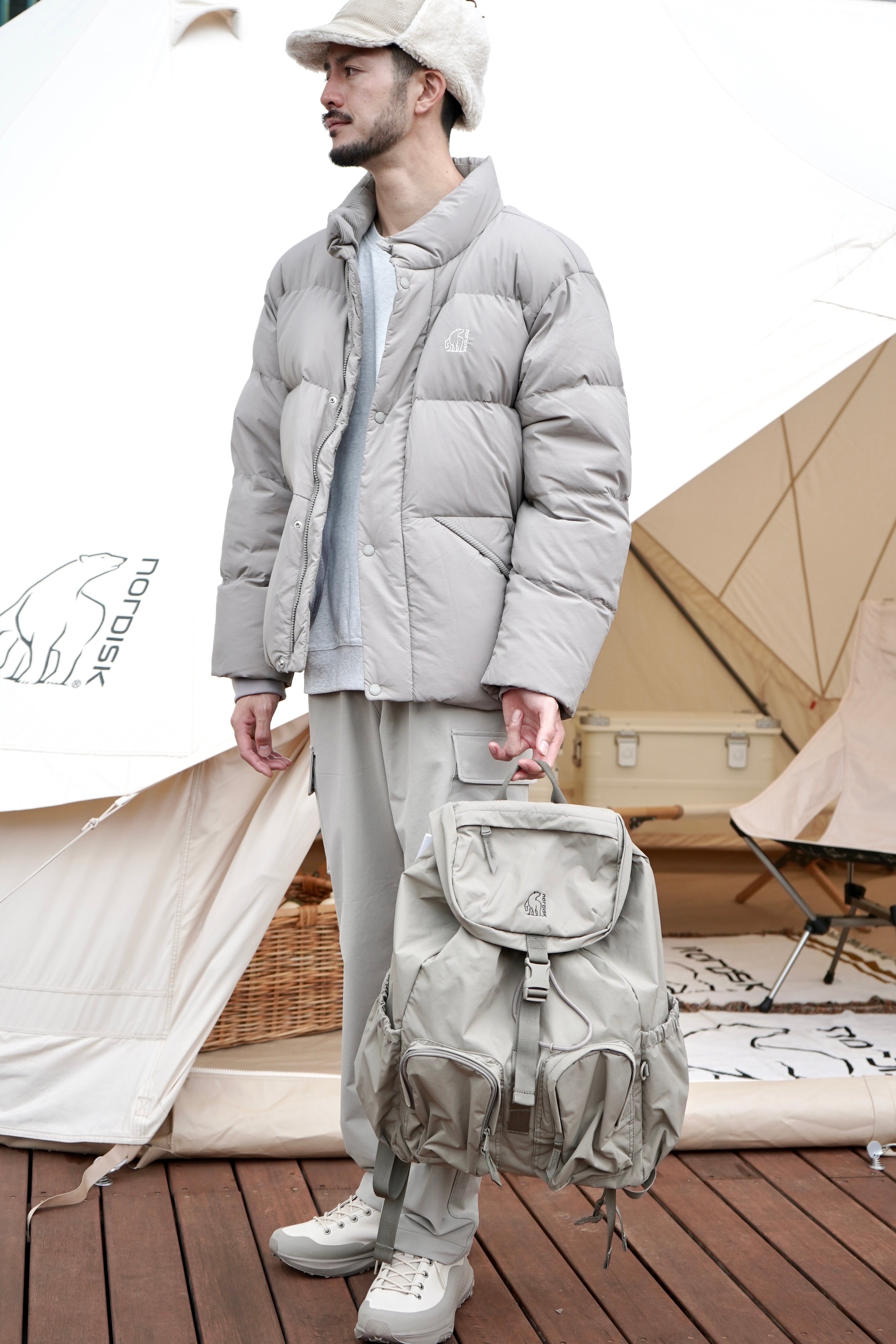 ノルディスクNORDISK ベージュリュック フラップ付き ノルディスクNORDISK ベージュリュック フラップ付き