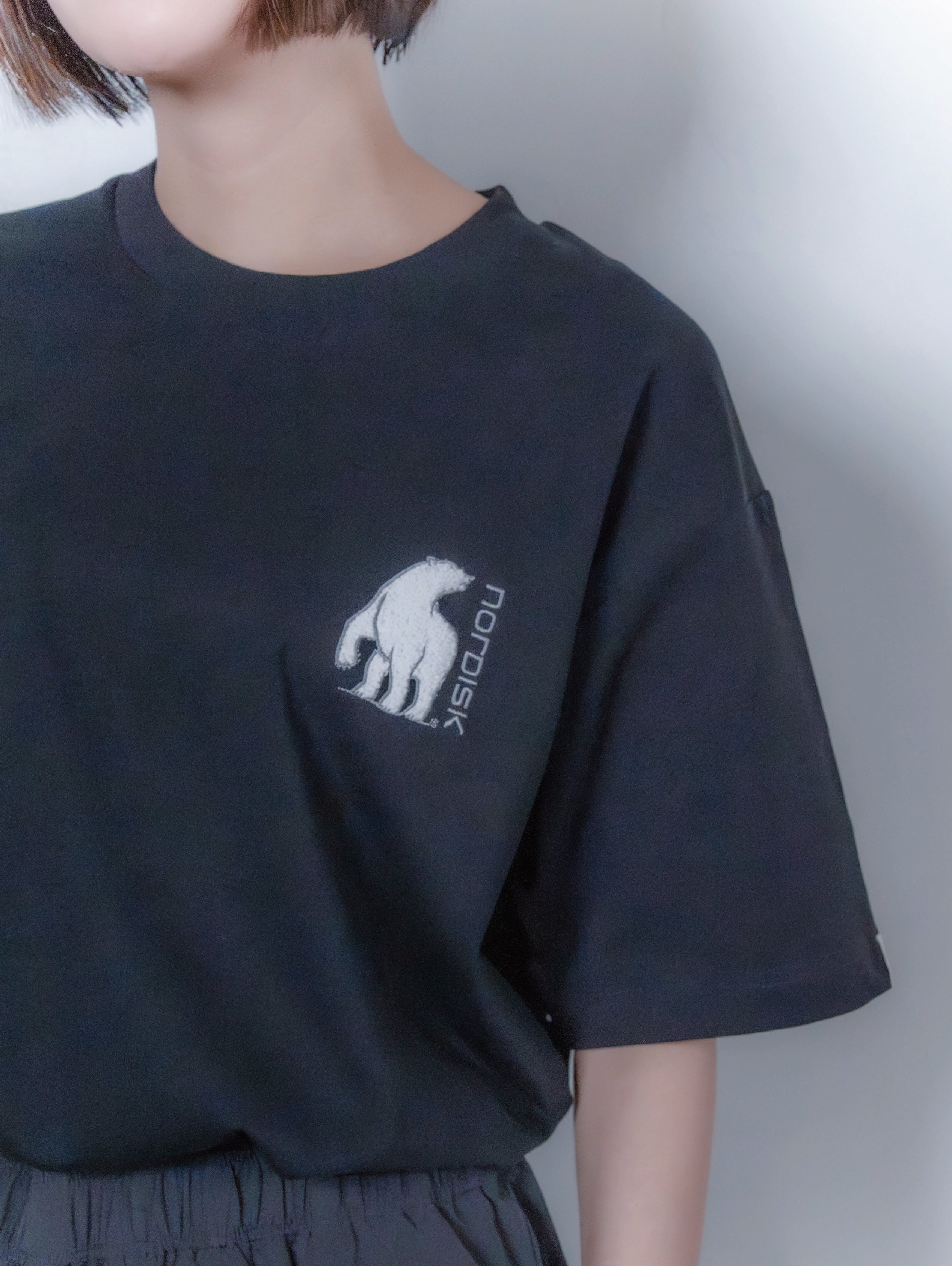 SAGARA BEAR EMBROIDERY UNI TEE
