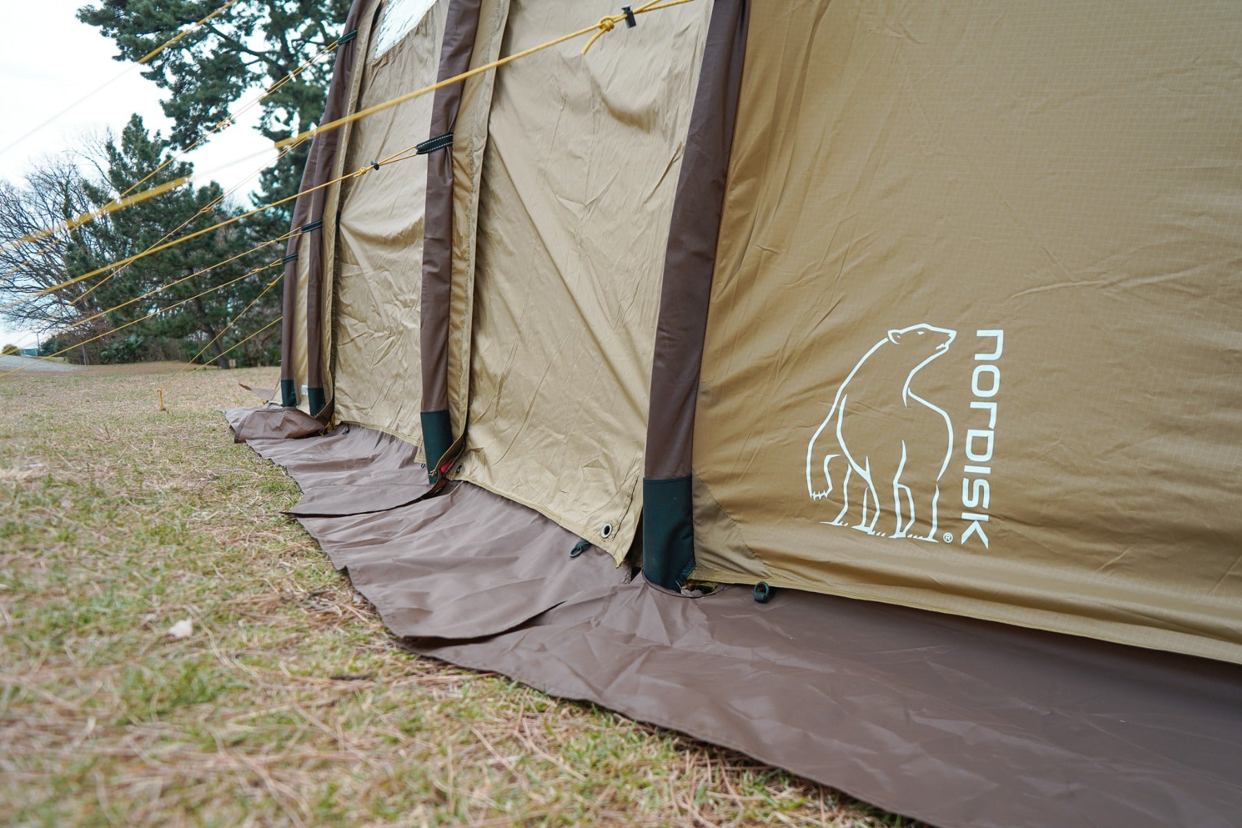 Reisa 6 Beige tent With Brown Skirt