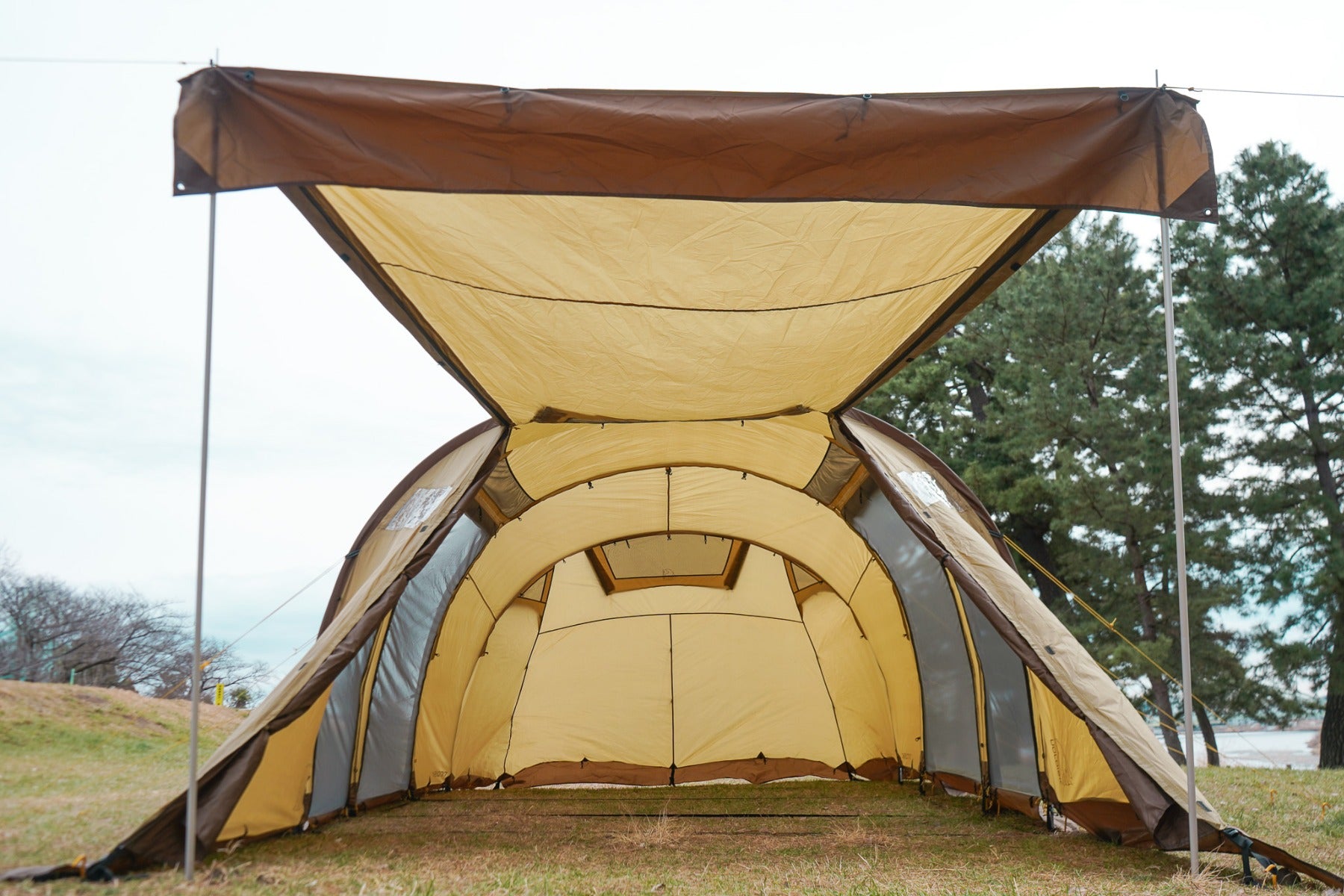 Reisa 6 Beige tent With Brown Skirt