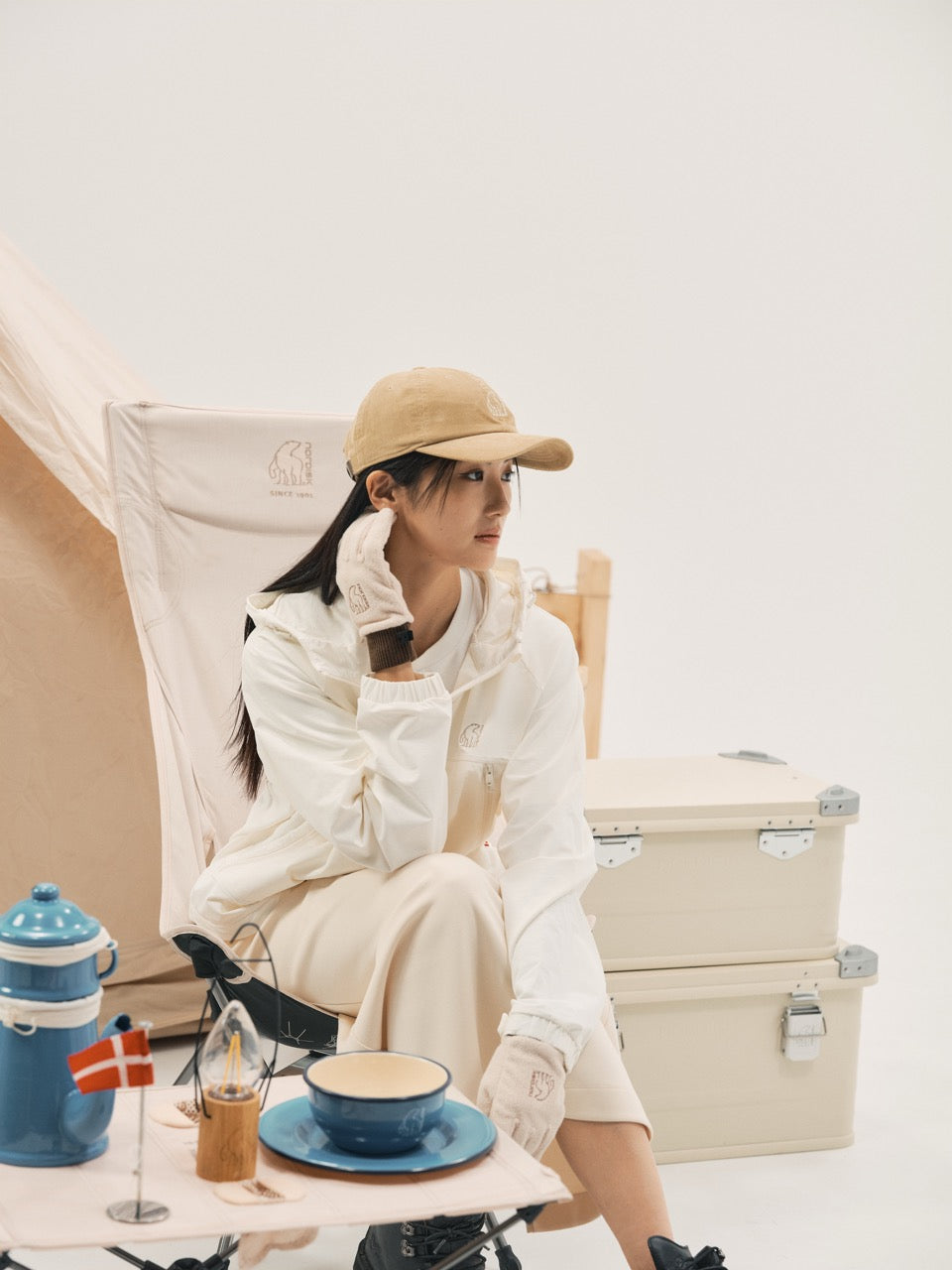 WOMEN'S REISA CAMPING SHORT HOODIE JACKET