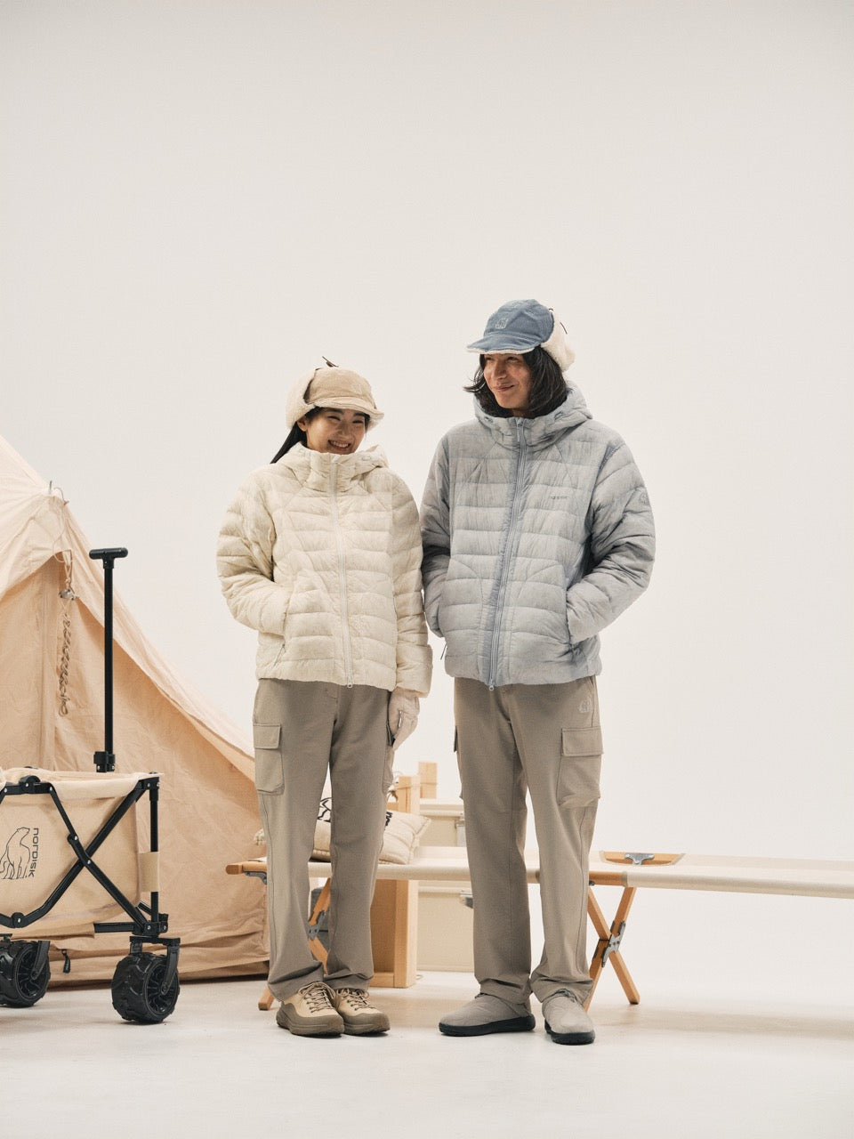 UNI ROCKY LIGHT CRYSTAL DOWN HOODIE JUMPER