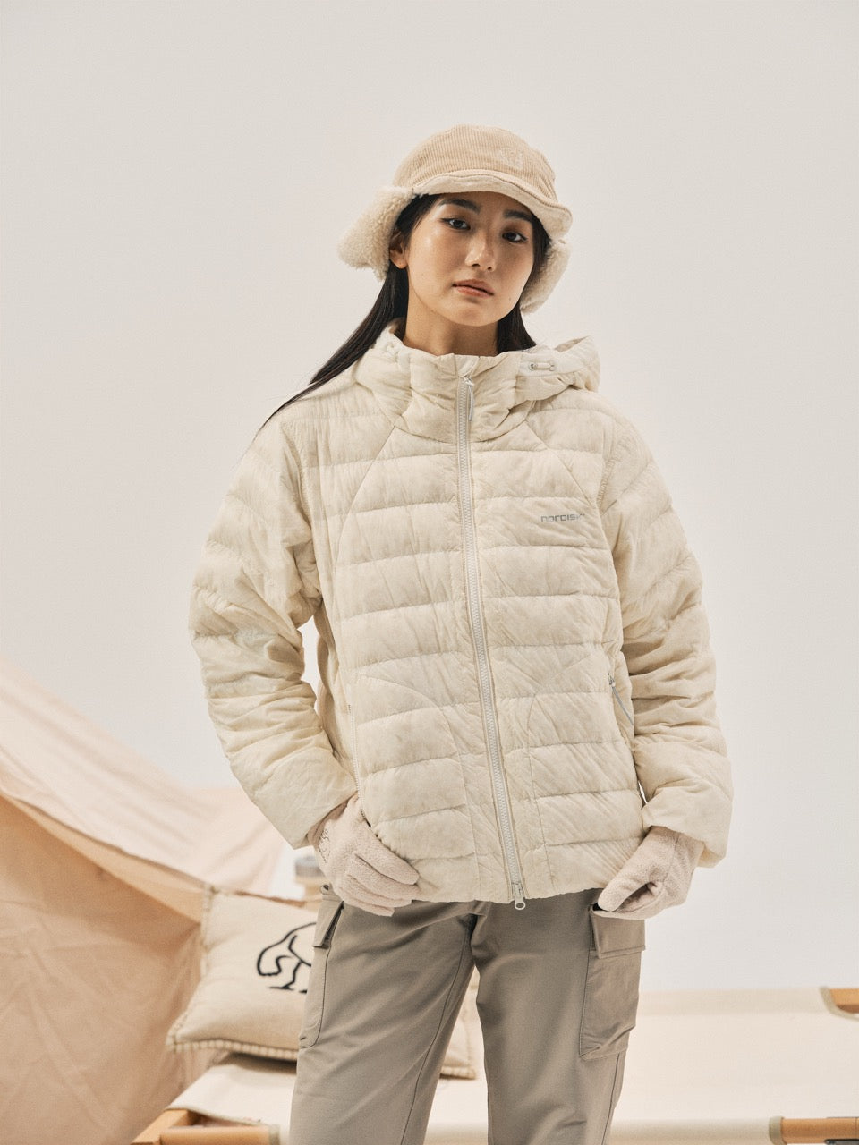 UNI ROCKY LIGHT CRYSTAL DOWN HOODIE JUMPER