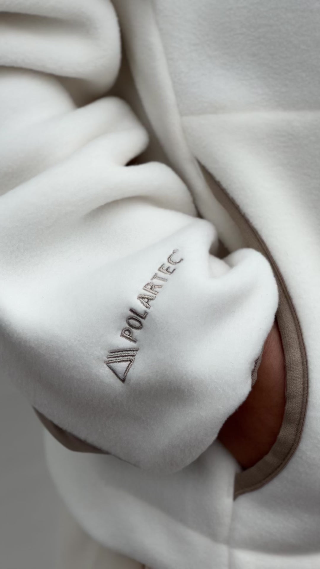 WOMEN'S POLARTEC HOODIE